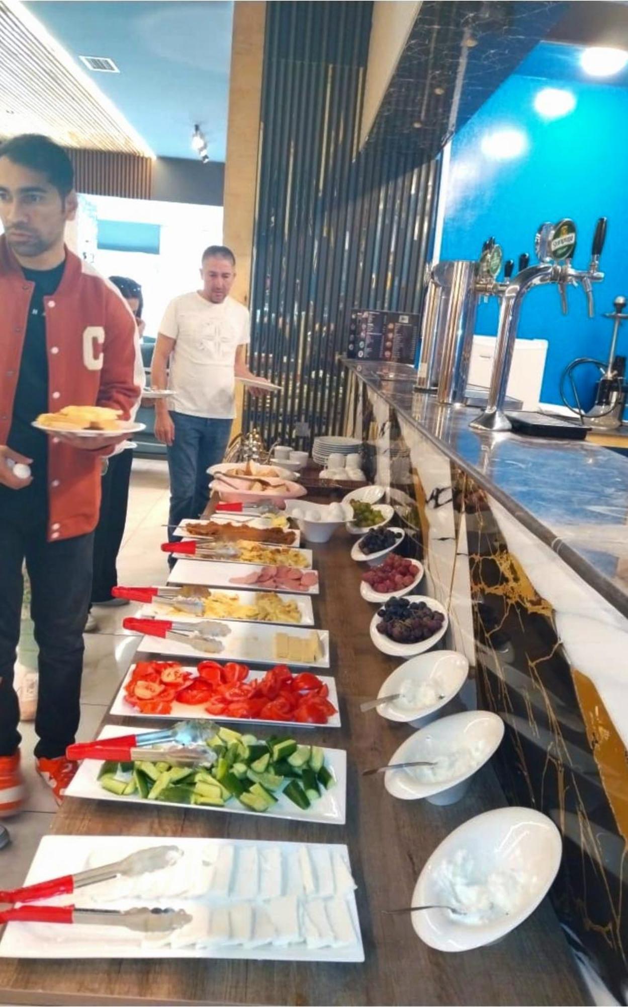Ariva Center Hotel Xetai Baky Esterno foto